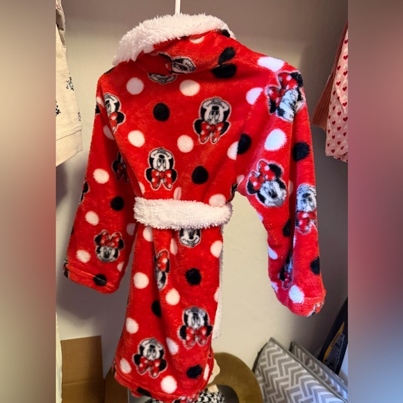 Minnie Mouse Red Polka Dot Plush Robe - Picture 2 of 3